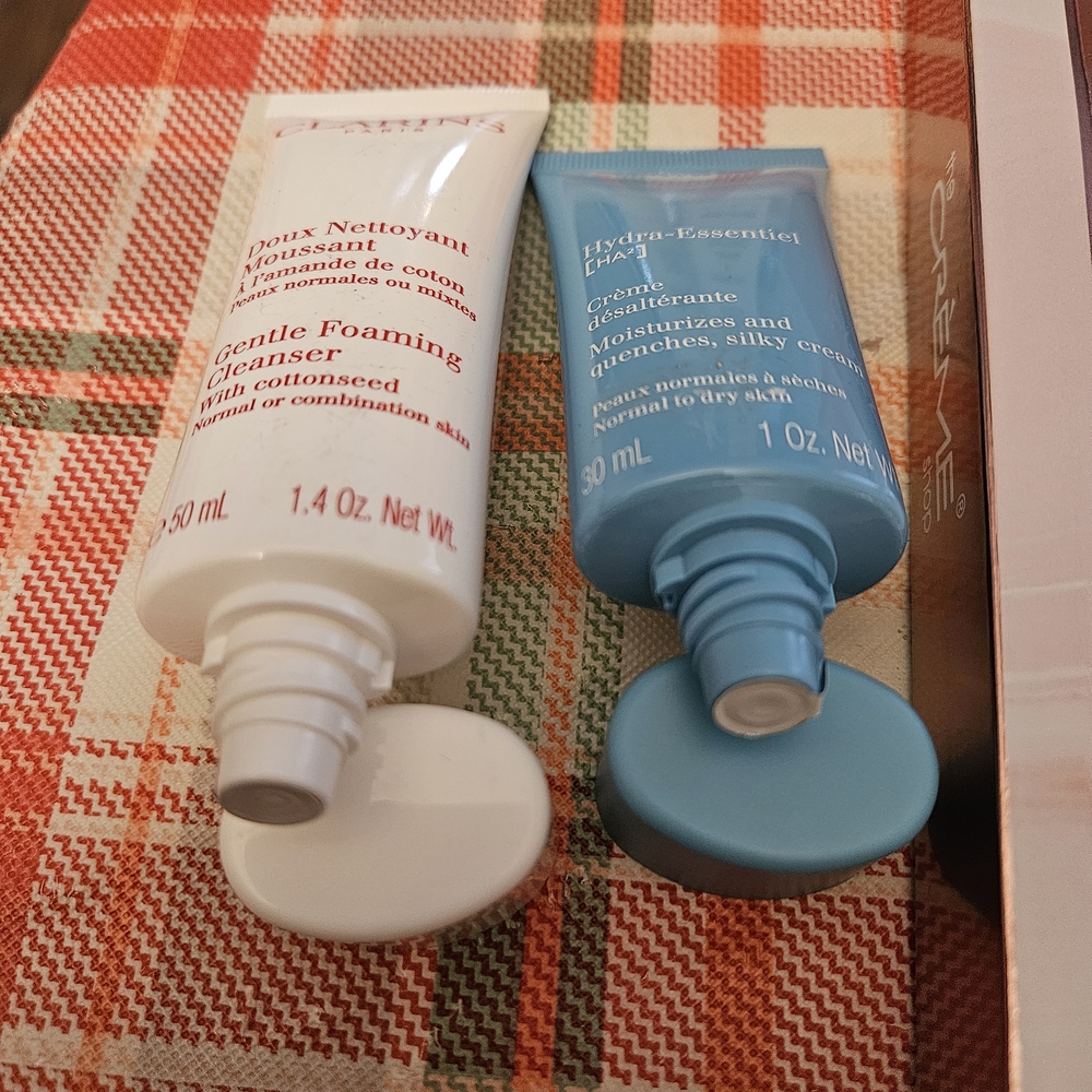 Skincare Bundle 9 Piece Set with Bag - Picture 9 of 9